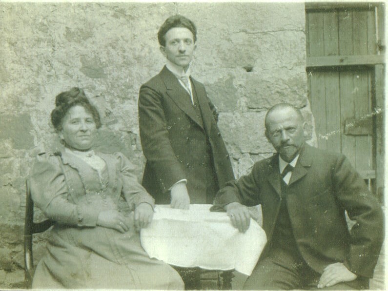 Von links: Karoline, Sohn Nathan, Samuel Frankenberg (Sammlung: Henry Frankenberg)